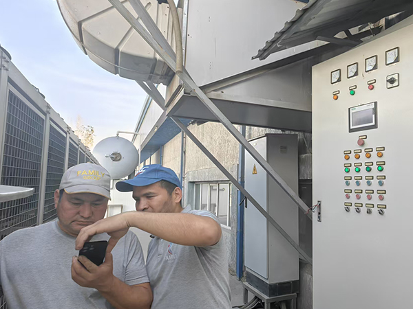 قامت شركة Gaobo Switchgear بتوريد 3 مجموعات من خزائن توفير الطاقة لمضخات المياه المزودة بمحركات VFD ووحدات تحكم منطقية قابلة للبرمجة (PLC) لمشروع في أوزبكستان